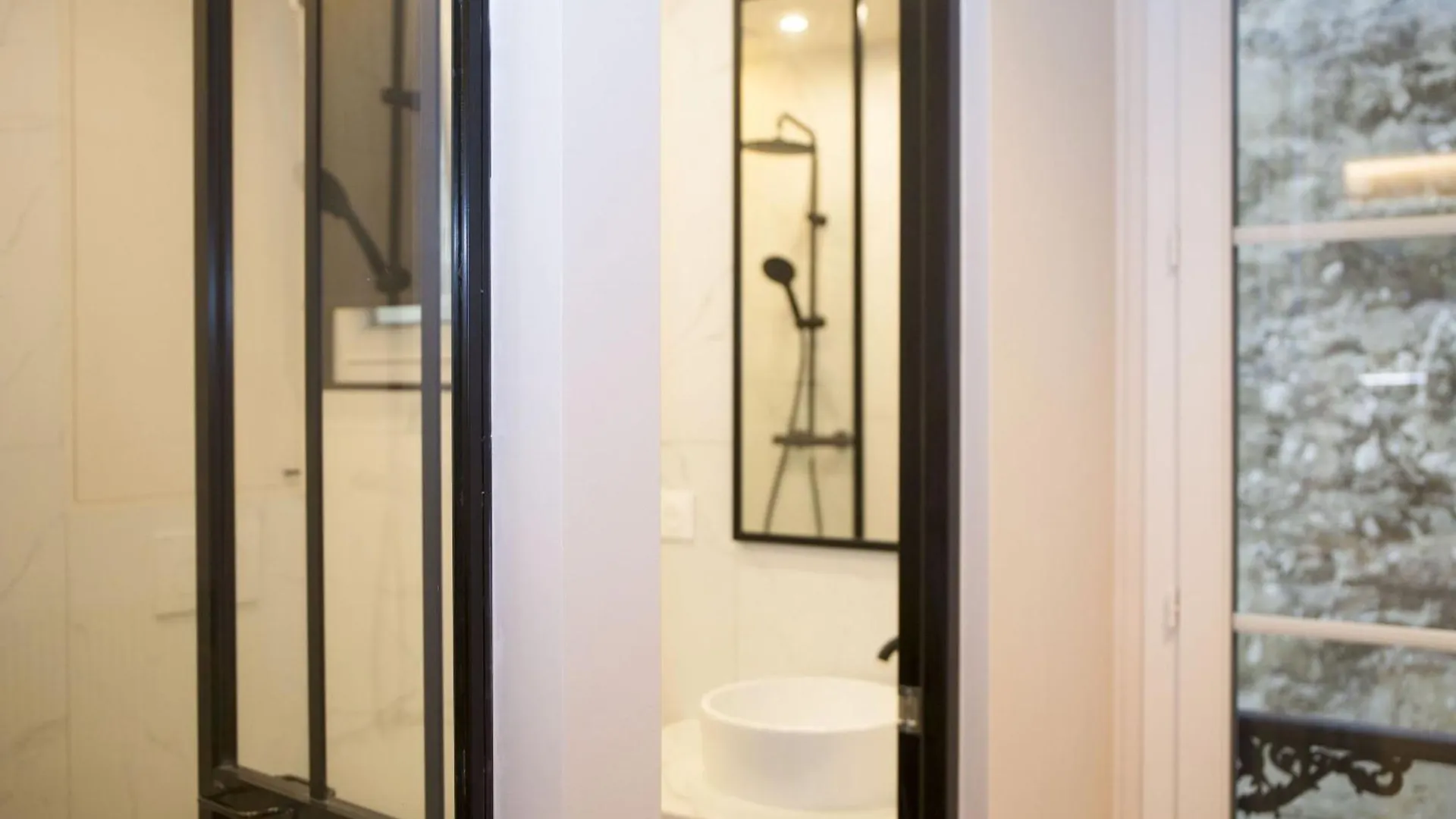 Apartment Studio Fonctionnel Et Moderne Place Clichy - 2P Paris